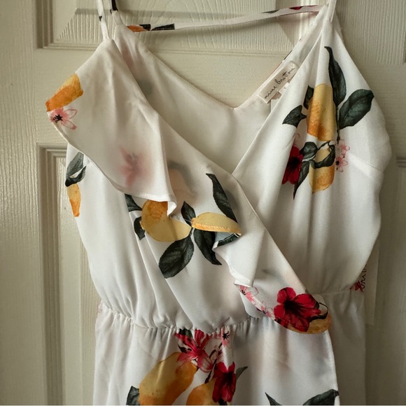 Small Nine Britton Wrap Tank Top Blouse NWT Lemons & Red Flowers - Picture 2 of 8